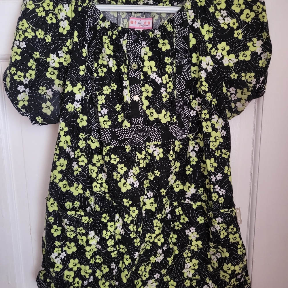 Floral Scrub Top - Black and Green